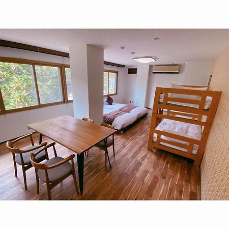 Nomad Hakuba Bed & Breakfast Exterior photo