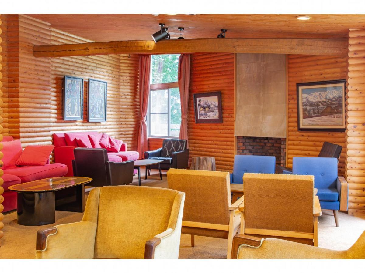 Nomad Hakuba Bed & Breakfast Exterior photo