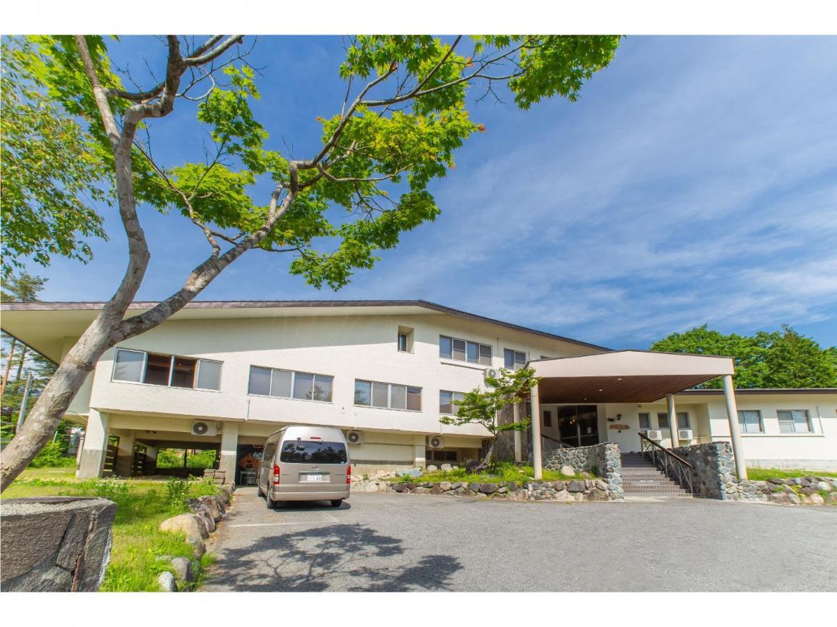 Nomad Hakuba Bed & Breakfast Exterior photo